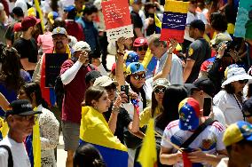 Venezuelans Protest Against Maduro After The Venezuelan Presidential Elections