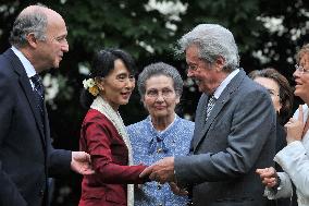 Aung San Suu Kyi received by Laurent Fabius at Foreign Affairs Ministry - Paris