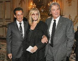 Nicolas Sarkozy awards US singer Barbra Streisand - Paris