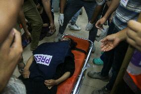 Palestinian Journalist Injured By Israeli Fire - Gaza