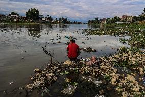 Daily Life In Kashmir