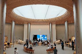 The Largest Apple Store in Asia