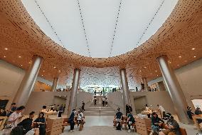 The Largest Apple Store in Asia