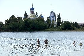 Lake Veisove in Sloviansk