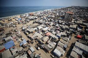 Displaced Palestinians Fleeing Their Houses