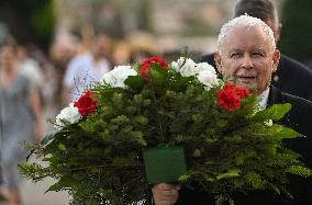 Jaroslaw Kaczynski Continues Monthly Visits To Brother's Crypt At Wawel