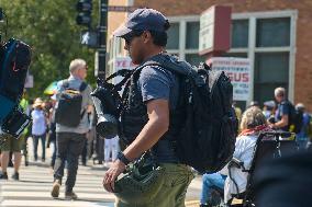 Thousands Protest Near Democratic Convention - Chicago