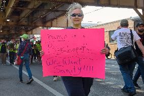Thousands Protest Near Democratic Convention - Chicago