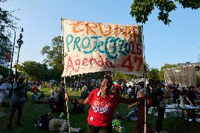 Thousands Protest Near Democratic Convention - Chicago
