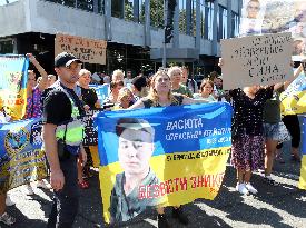 Relatives of POWs hold rally near Ukrainian parliament