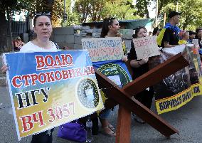 Relatives of POWs hold rally near Ukrainian parliament