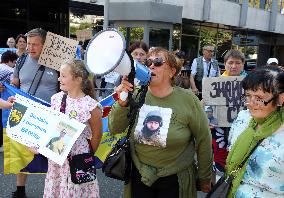 Relatives of POWs hold rally near Ukrainian parliament