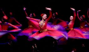 China Dancers Perform In London