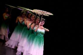 China Dancers Perform In London