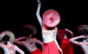 China Dancers Perform In London