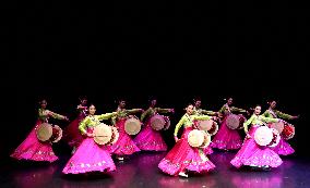 China Dancers Perform In London