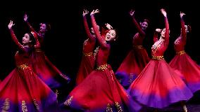 China Dancers Perform In London