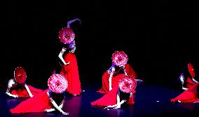 China Dancers Perform In London