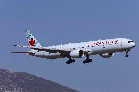 Air Canada Boeing 777 Landing