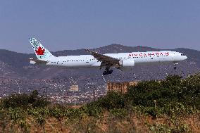 Air Canada Boeing 777 Landing