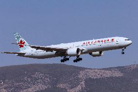 Air Canada Boeing 777 Landing