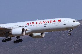 Air Canada Boeing 777 Landing