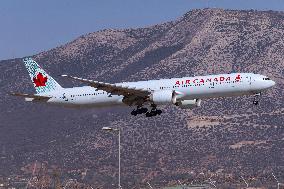 Air Canada Boeing 777 Landing