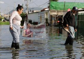 Floods In Chalco Affect Families Come Mexico