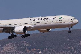 Saudi Arabian Airlines Boeing 777-300ER Landing