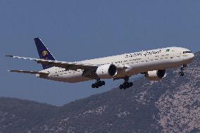 Saudi Arabian Airlines Boeing 777-300ER Landing