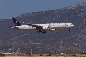 Saudi Arabian Airlines Boeing 777-300ER Landing