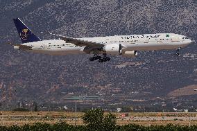 Saudi Arabian Airlines Boeing 777-300ER Landing