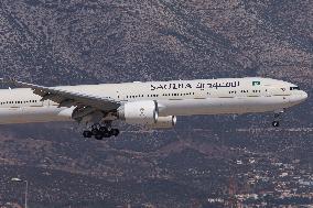 Saudi Arabian Airlines Boeing 777-300ER Landing