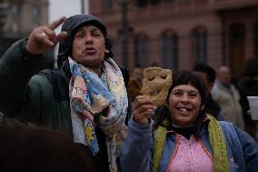 Social And Political Organizations Held A ''Colchonazo'' In Plaza De Mayo In Buenos Aires