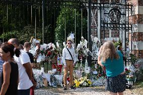 Mourners Bid Adieu To Alain Delon - Douchy