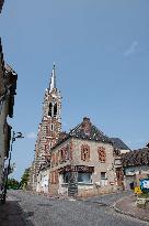 Douchy The Village Where Alain Delon Lived - Pierre