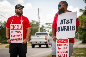 AT&T Southest Workers On Strike