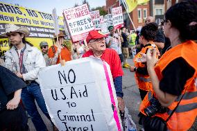 Protesters March Outside DNC in Chicago Against Gaza War