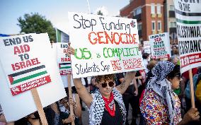 Protesters March Outside DNC in Chicago Against Gaza War