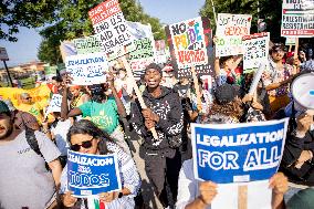 Protesters March Outside DNC in Chicago Against Gaza War