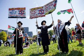 Protesters March Outside DNC in Chicago Against Gaza War