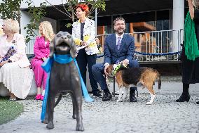 The opening ceremony of bronze sculptures of Estonian hound