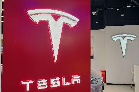 Li Tesla Store in Shanghai