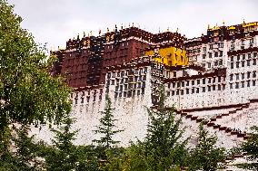 Tourists Visit The Potala Palace in Lhasa