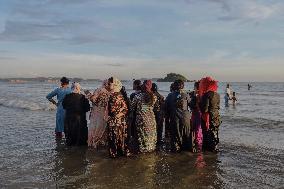 The Beach A Temporary Escape for Muslims - Sri Lanka