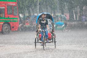 Heavy Rain Lashes Dhaka - Bangladesh