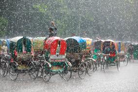 Heavy Rain Lashes Dhaka - Bangladesh