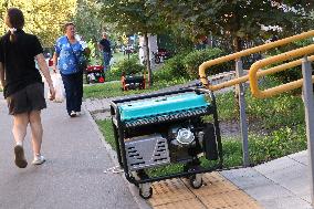 Generators in Kyiv streets