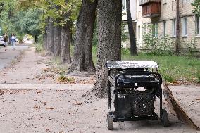 Generators in Kyiv streets