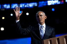 Barack Obama and Michelle at DNC - Chicago